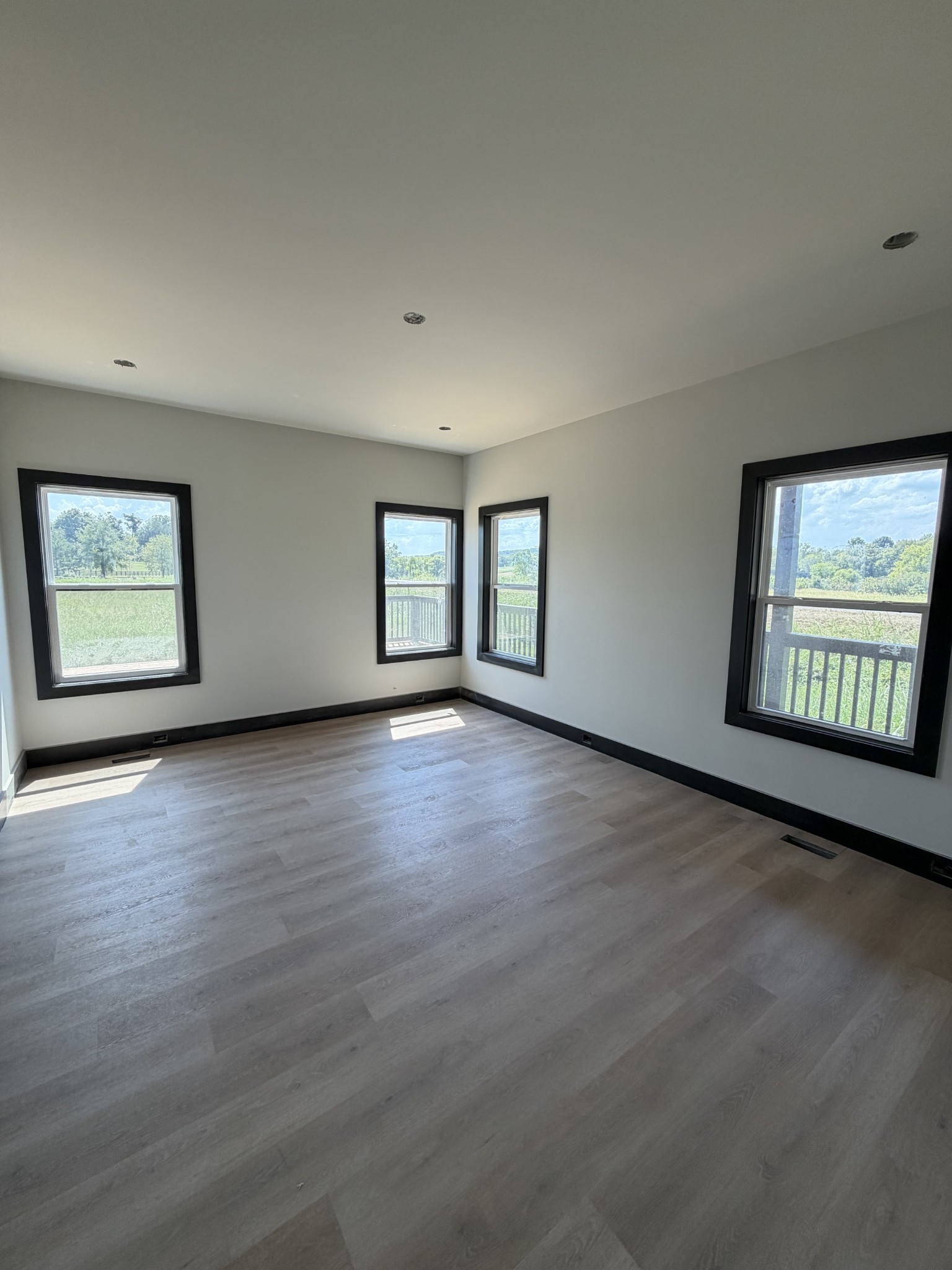 960 West Trimble Road Milton, TN 37118 - Photo 11 of 15 Gallery Image 11