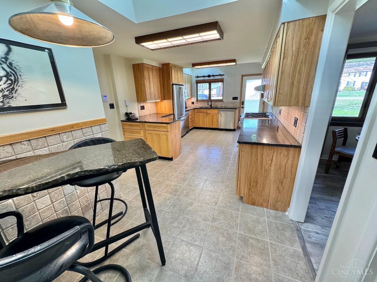 7877 State Road Cincinnati, OH 45255 - Photo 10 of 54 Kitchen from the view of the breakfast nook with custom table