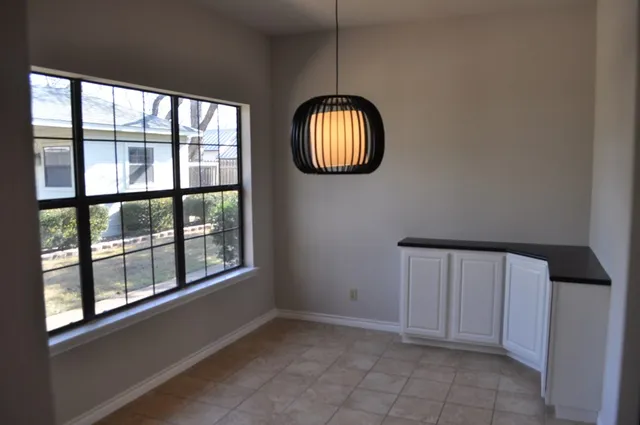 $3,000 | 612 West Hackberry Street, Fredericksburg, TX 78624