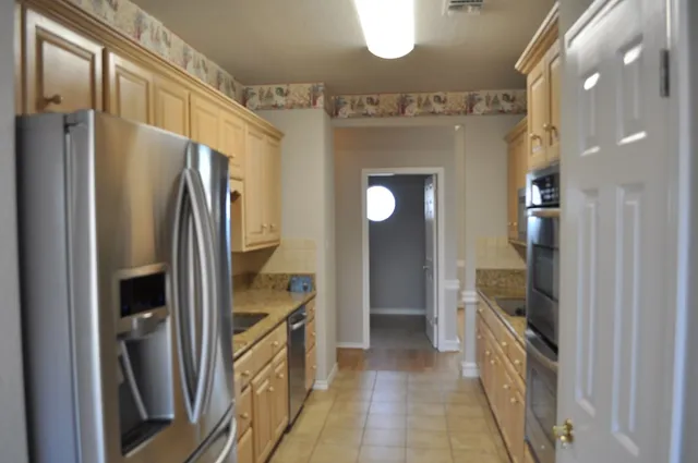 $3,000 | 612 West Hackberry Street, Fredericksburg, TX 78624