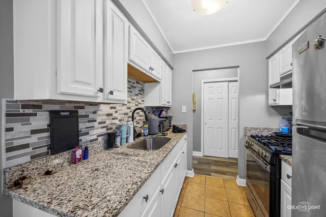 $110,000 | 18555 Hickory Court, Unit 21, Lansing, IL 60438