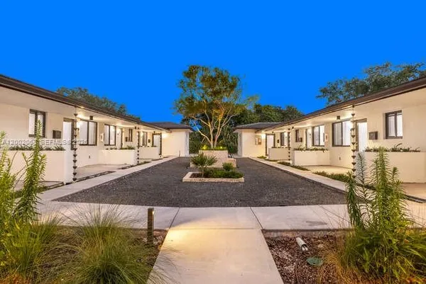 $2,100 | 8931 Northeast 2nd Avenue, Unit S3, El Portal, FL 33138