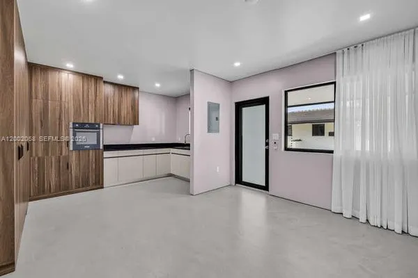 $2,100 | 8931 Northeast 2nd Avenue, Unit S3, El Portal, FL 33138