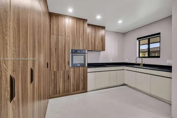 $2,100 | 8931 Northeast 2nd Avenue, Unit S3, El Portal, FL 33138