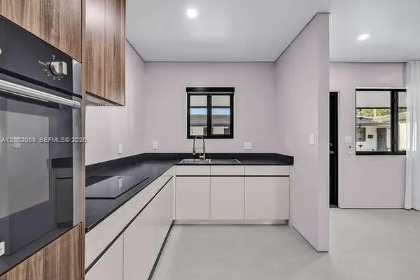 $2,100 | 8931 Northeast 2nd Avenue, Unit S3, El Portal, FL 33138