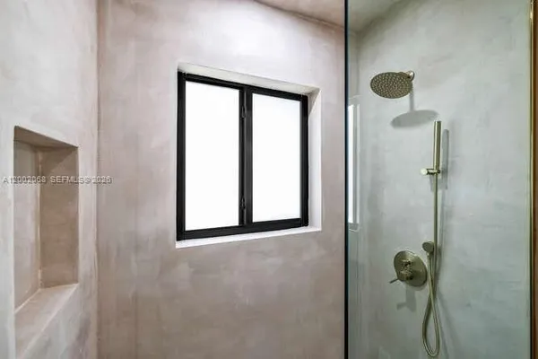 $2,100 | 8931 Northeast 2nd Avenue, Unit S3, El Portal, FL 33138