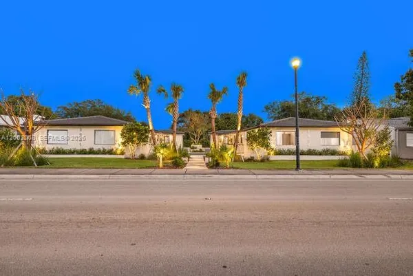 $2,100 | 8931 Northeast 2nd Avenue, Unit S3, El Portal, FL 33138