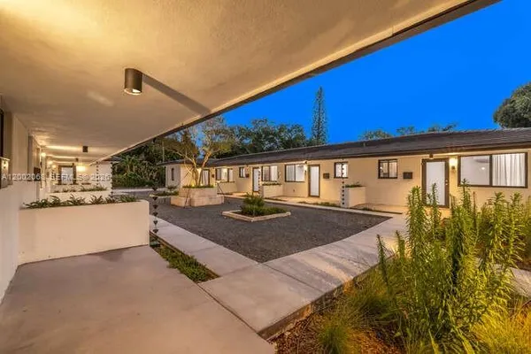 $2,100 | 8931 Northeast 2nd Avenue, Unit S3, El Portal, FL 33138