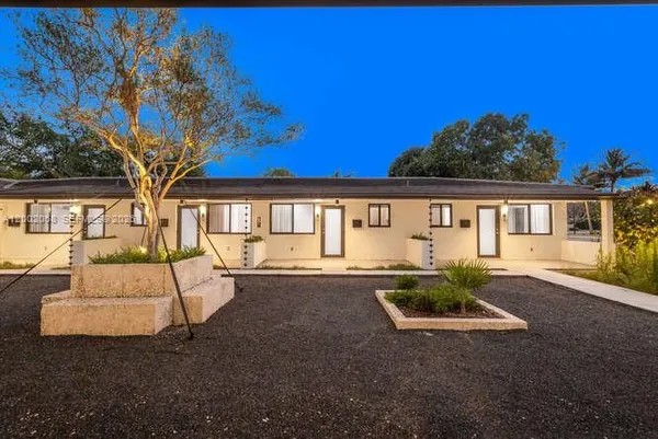 $2,100 | 8931 Northeast 2nd Avenue, Unit S3, El Portal, FL 33138