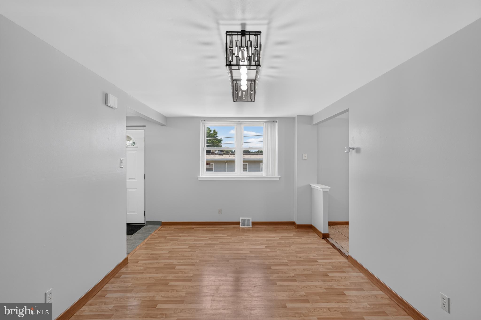 1100 Surrey Road Philadelphia, PA 19115 - Photo 4 of 31 Dining Room