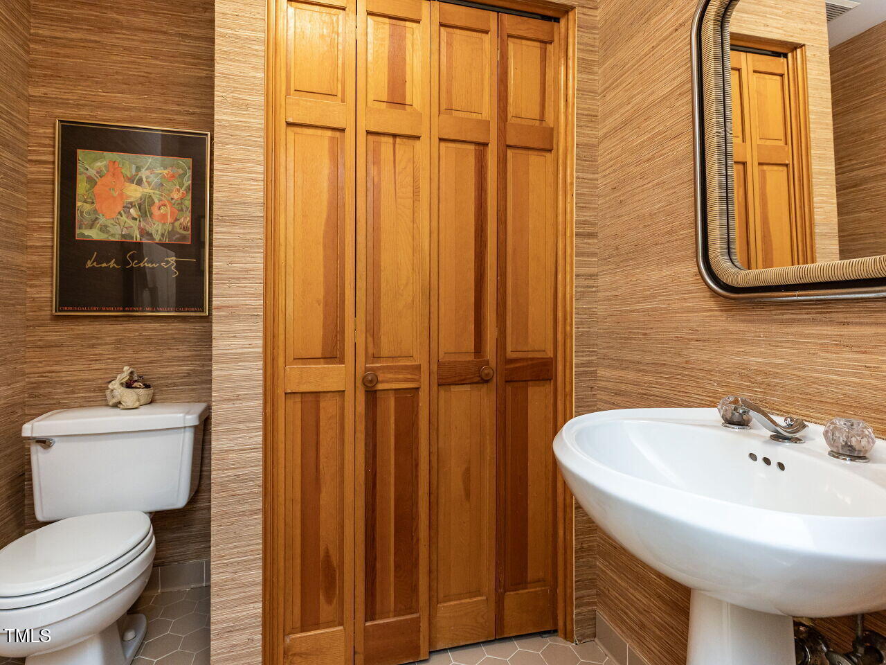 3209 Northampton Street Raleigh, NC 27609 - Photo 19 of 31 018-1280x960-half-bath