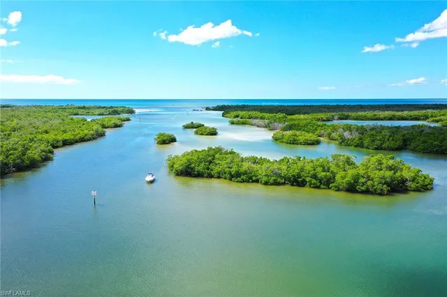 $2,295,000 | 425 Dockside Drive, Unit 804, Naples, FL 34110