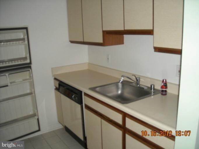 4922 Columbia Road, Unit 2 88 Columbia, MD 21044 - Photo 5 of 8 Kitchen