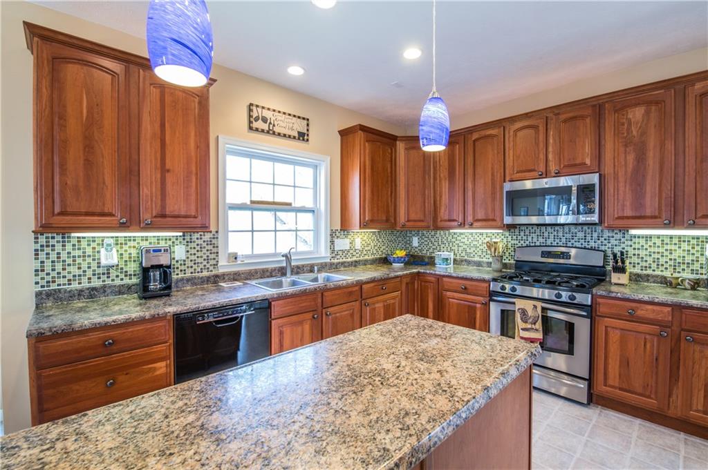 5009 Venice Road Pittsburgh, PA 15209 - Photo 6 of 25 Beautiful view of the cherry cabinets