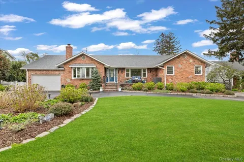 $1,488,000 | 11 Beaver Drive, Bayville, NY 11709