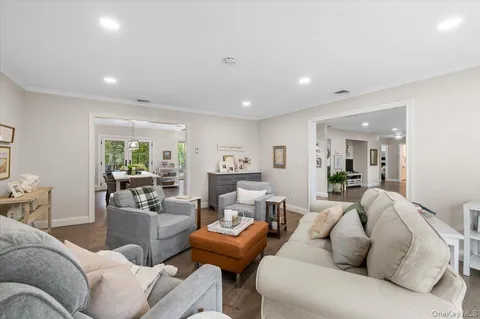 $1,488,000 | 11 Beaver Drive, Bayville, NY 11709