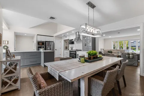 $1,488,000 | 11 Beaver Drive, Bayville, NY 11709