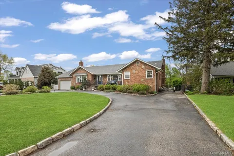 $1,488,000 | 11 Beaver Drive, Bayville, NY 11709