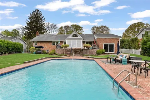 $1,488,000 | 11 Beaver Drive, Bayville, NY 11709