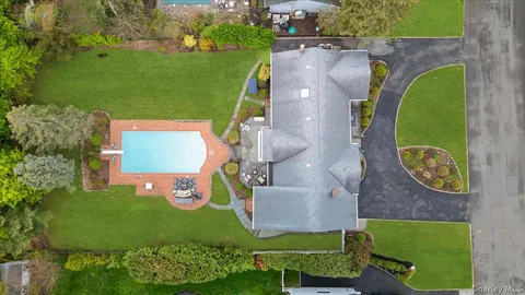 $1,488,000 | 11 Beaver Drive, Bayville, NY 11709