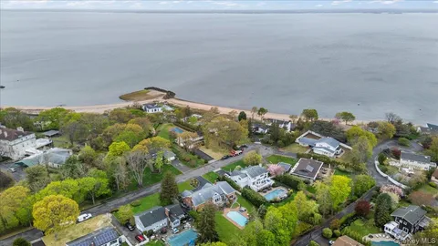 $1,488,000 | 11 Beaver Drive, Bayville, NY 11709