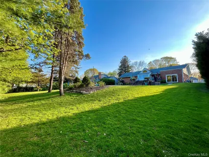 $1,488,000 | 11 Beaver Drive, Bayville, NY 11709