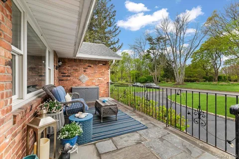 $1,488,000 | 11 Beaver Drive, Bayville, NY 11709