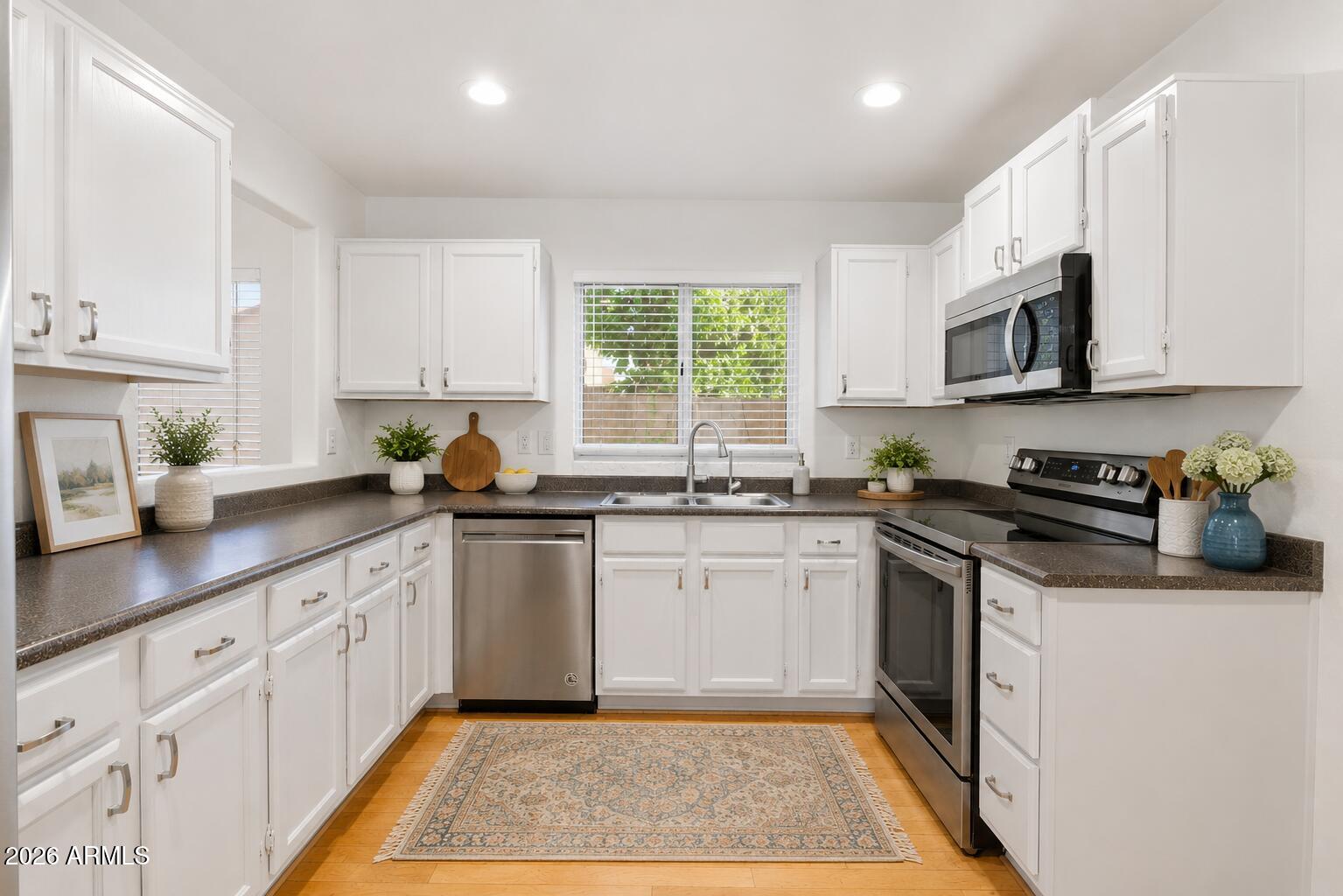 3622 West Marco Polo Road Glendale, AZ 85308 - Photo 4 of 35 Kitchen