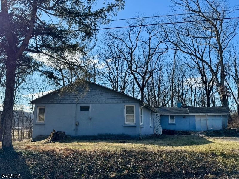 75 Rutherford Drive Belvidere, NJ 07823 - Photo 3 of 16 a view of a house with a yard