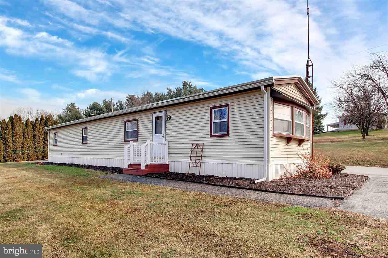 947 Valley View Road York, PA 17406 - Photo 1 of 25 Gallery Image 1