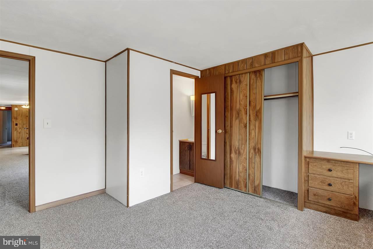 947 Valley View Road York, PA 17406 - Photo 11 of 25 Gallery Image 11