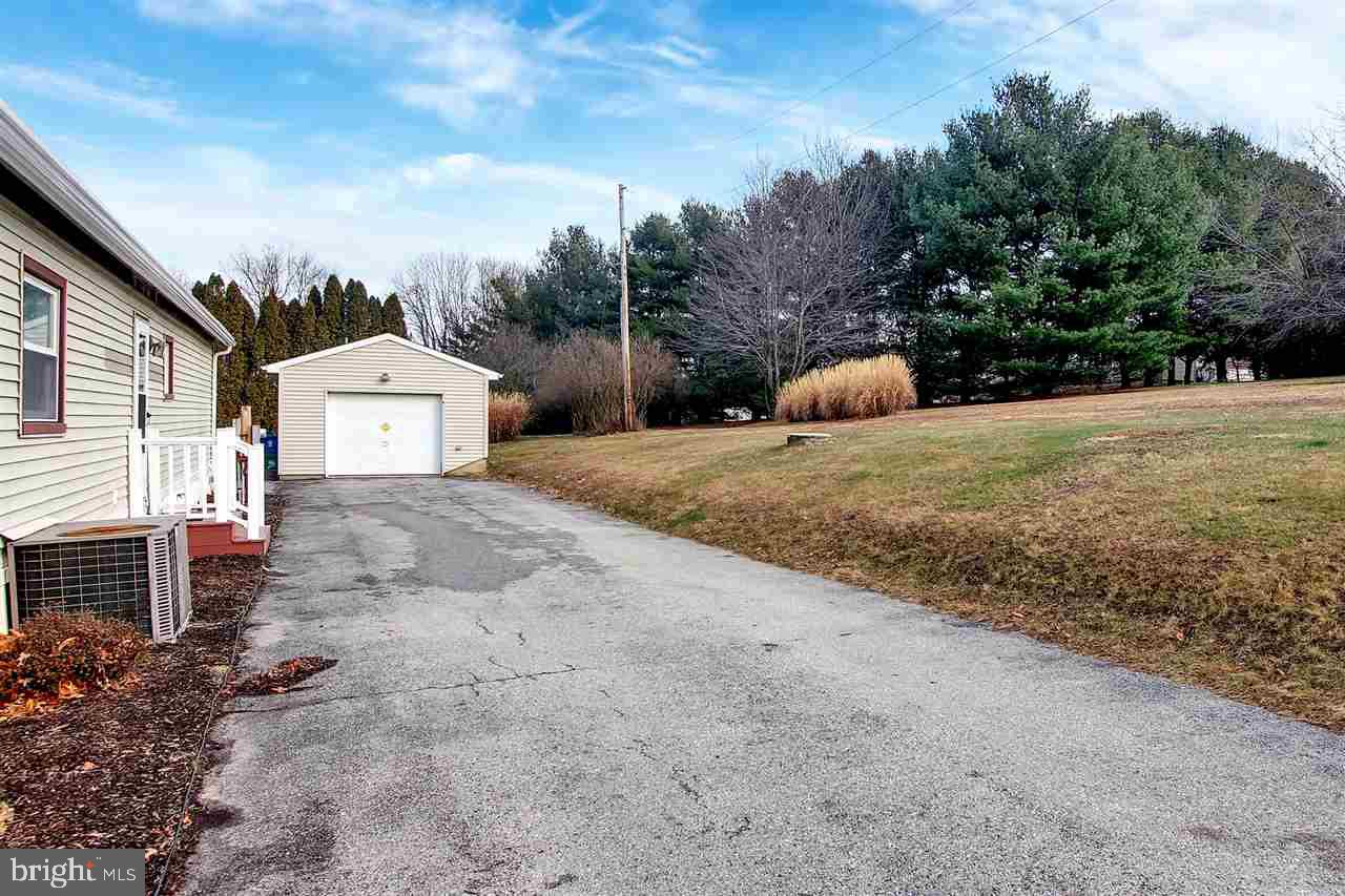 947 Valley View Road York, PA 17406 - Photo 17 of 25 Gallery Image 17