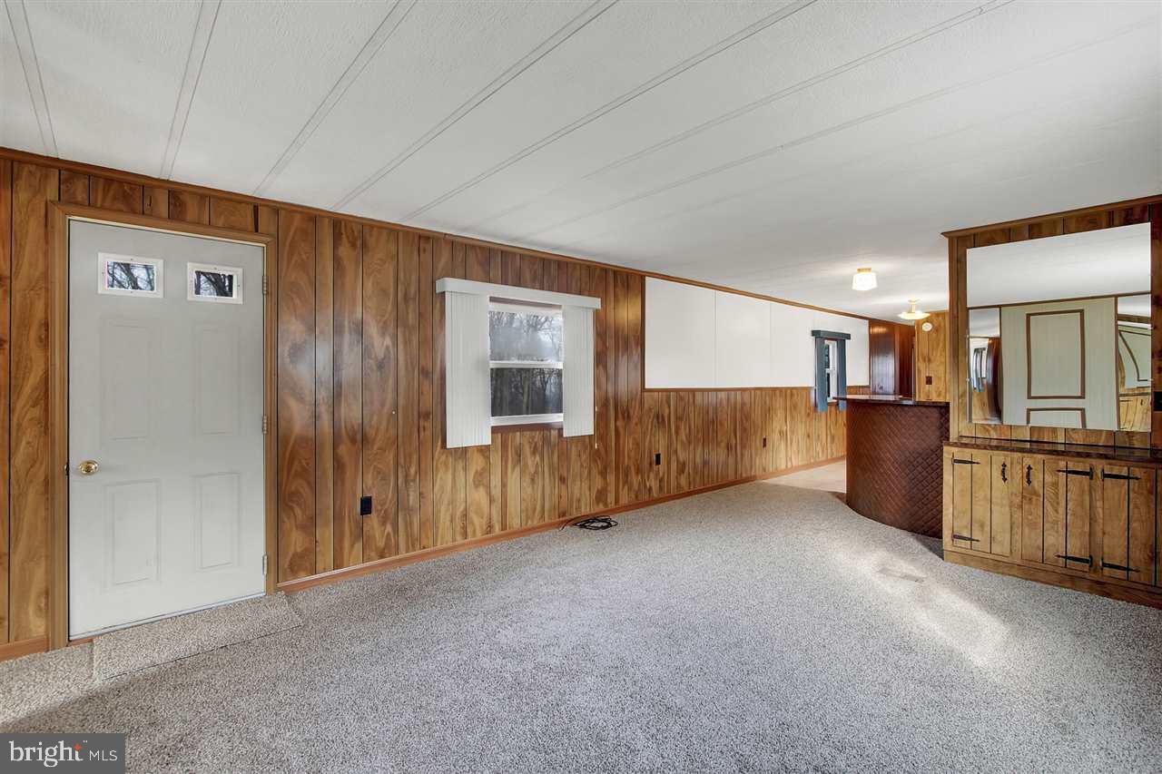947 Valley View Road York, PA 17406 - Photo 3 of 25 Gallery Image 3