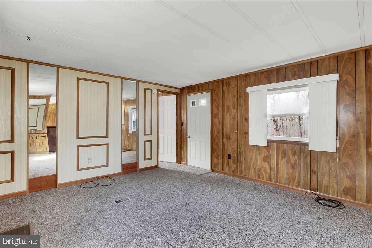 947 Valley View Road York, PA 17406 - Photo 4 of 25 Gallery Image 4