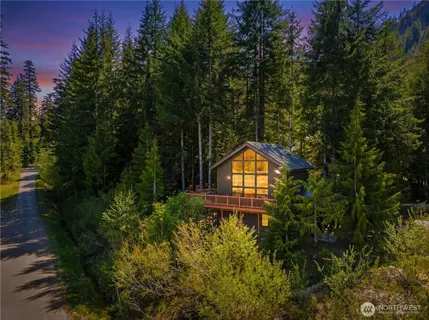 $875,000 | 350 Rampart Drive, Snoqualmie Pass, WA 98068