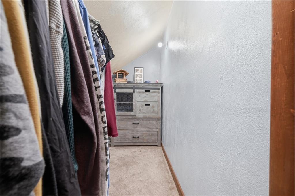 804 Erdner Avenue Pittsburgh, PA 15202 - Photo 25 of 48 a view of walk in closet with clothes