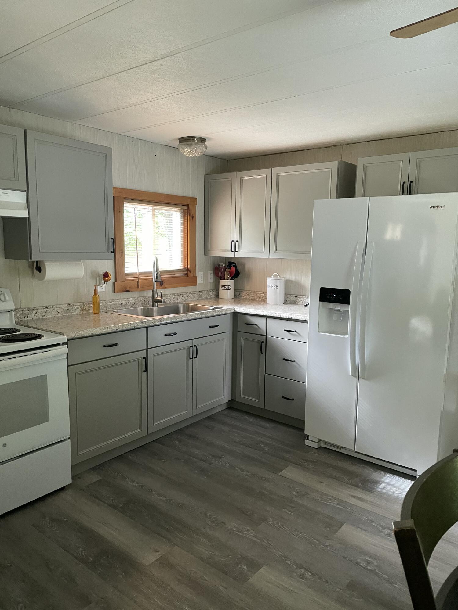 25 Cranberry Road Waterboro, ME 04087 - Photo 3 of 14 IMG_0827