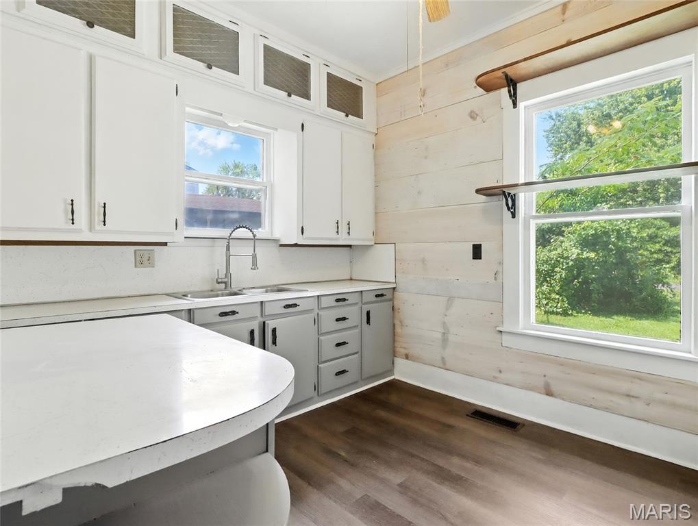 300 East Clouse Street Mountain Grove, MO 65711 - Photo 8 of 32