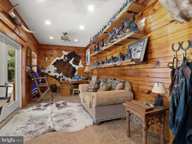 $2,200,000 | 10901 Moxley Road, Damascus, MD 20872