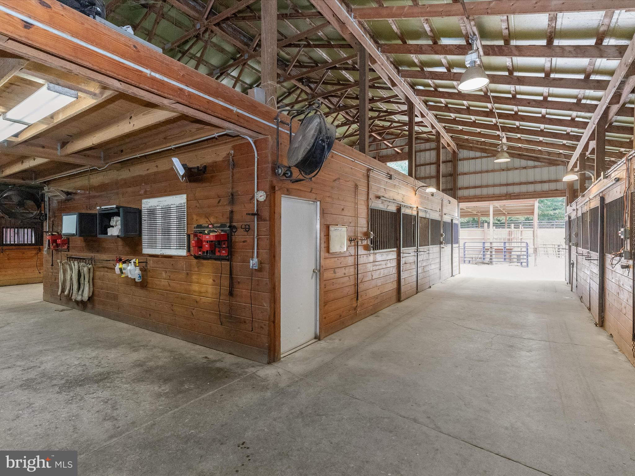 10901 Moxley Road Damascus, MD 20872 - Photo 72 of 148 Main Barn