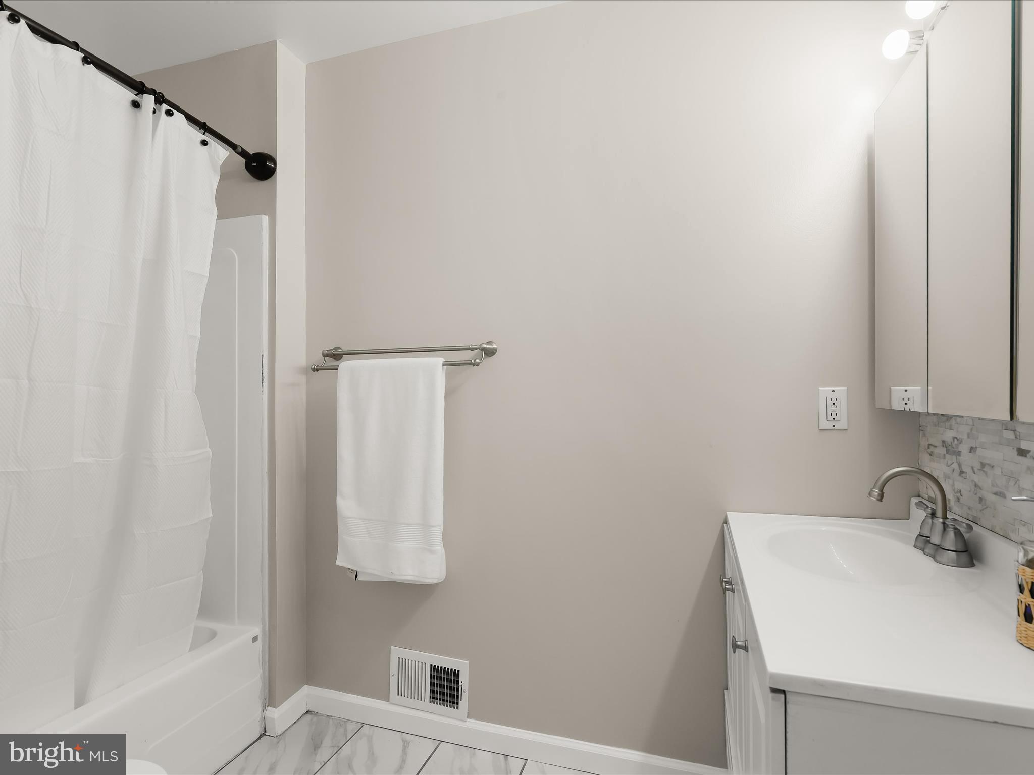 10901 Moxley Road Damascus, MD 20872 - Photo 100 of 148 Barn Bath