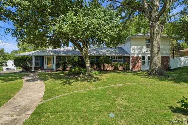 $525,000 | 8700 South Laclede Station Road, St. Louis, MO 63123