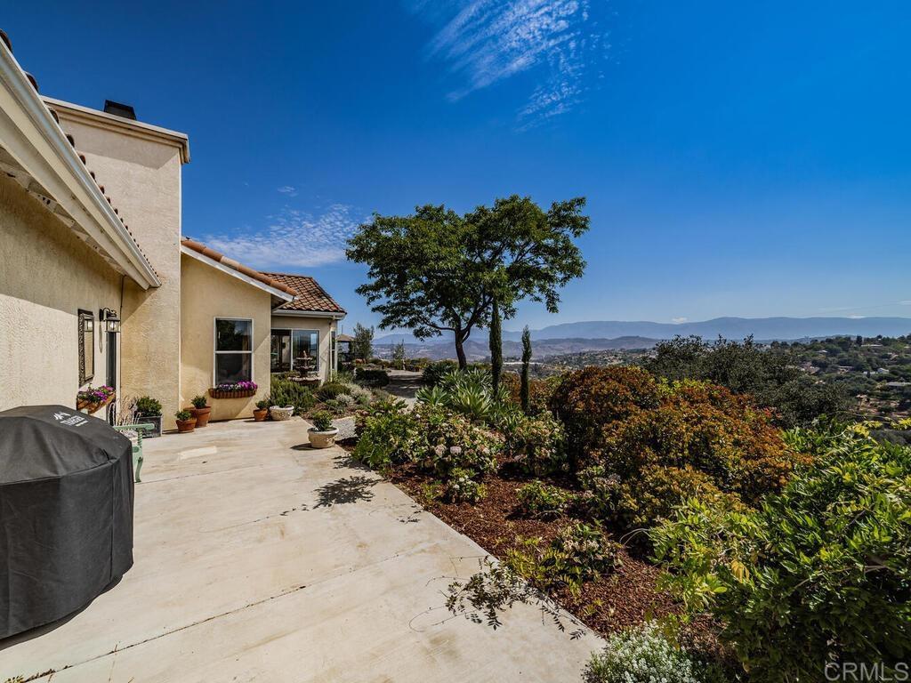 30568 Roadrunner Ridge Valley Center, CA 92082 - Photo 35 of 56