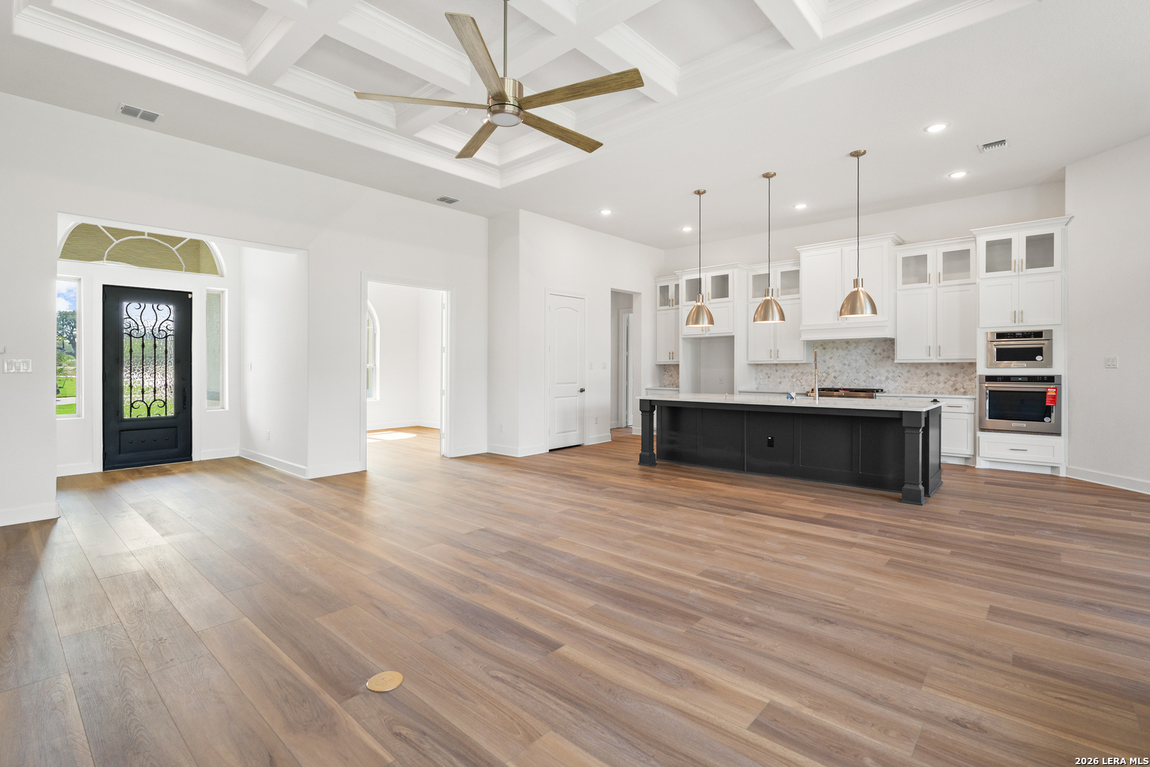 239 Legend Park Castroville, TX 78009 - Photo 4 of 10