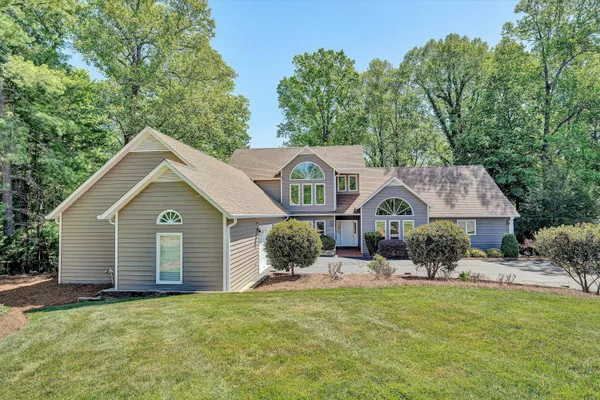 $2,395,000 | 25 Findlay Circle, Penhook, VA 24137