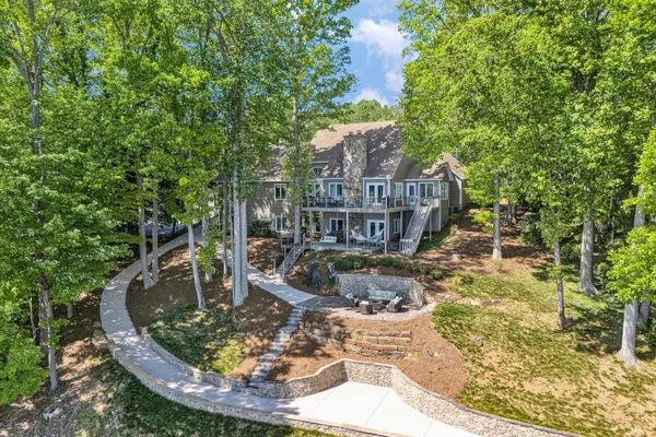 $2,395,000 | 25 Findlay Circle, Penhook, VA 24137