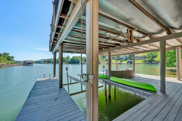 $2,395,000 | 25 Findlay Circle, Penhook, VA 24137