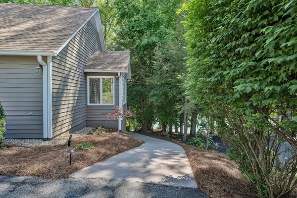 $2,395,000 | 25 Findlay Circle, Penhook, VA 24137