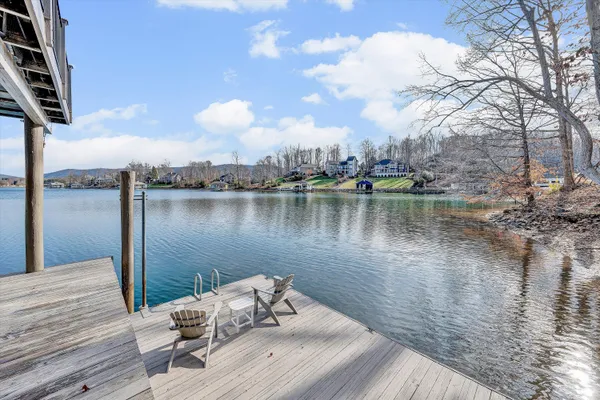 $2,395,000 | 25 Findlay Circle, Penhook, VA 24137