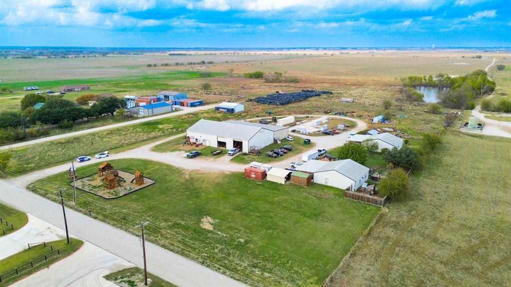 9510 Swafford Road Justin, TX 76247 - Photo 4 of 28 a view of a city